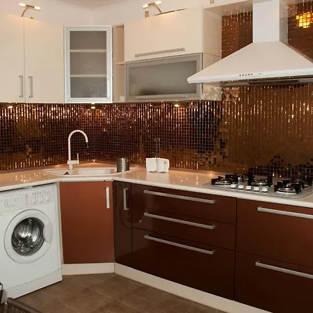 On Akademika Lazarenka 48a